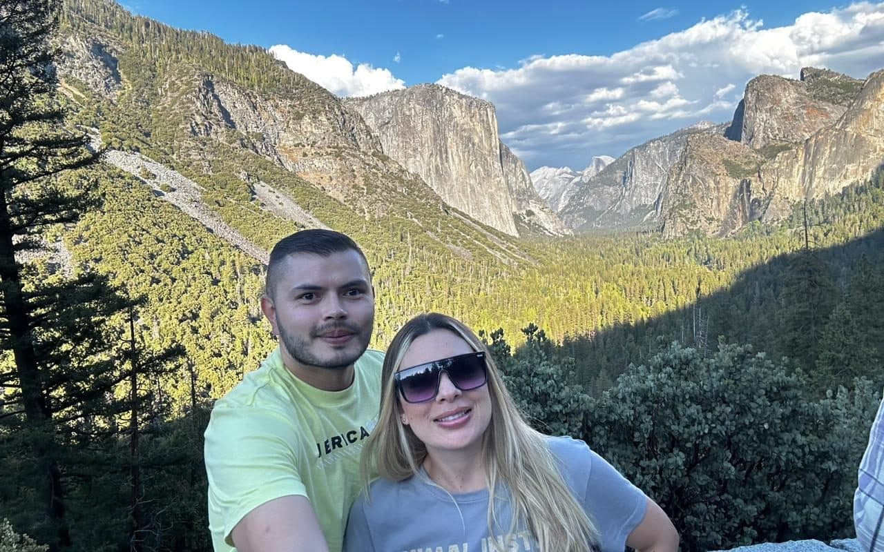 El valle de Yosemite desde Tunnel View, con El Capitán a la izquierda y el Half Dome al fondo, 6 de octubre de 2024