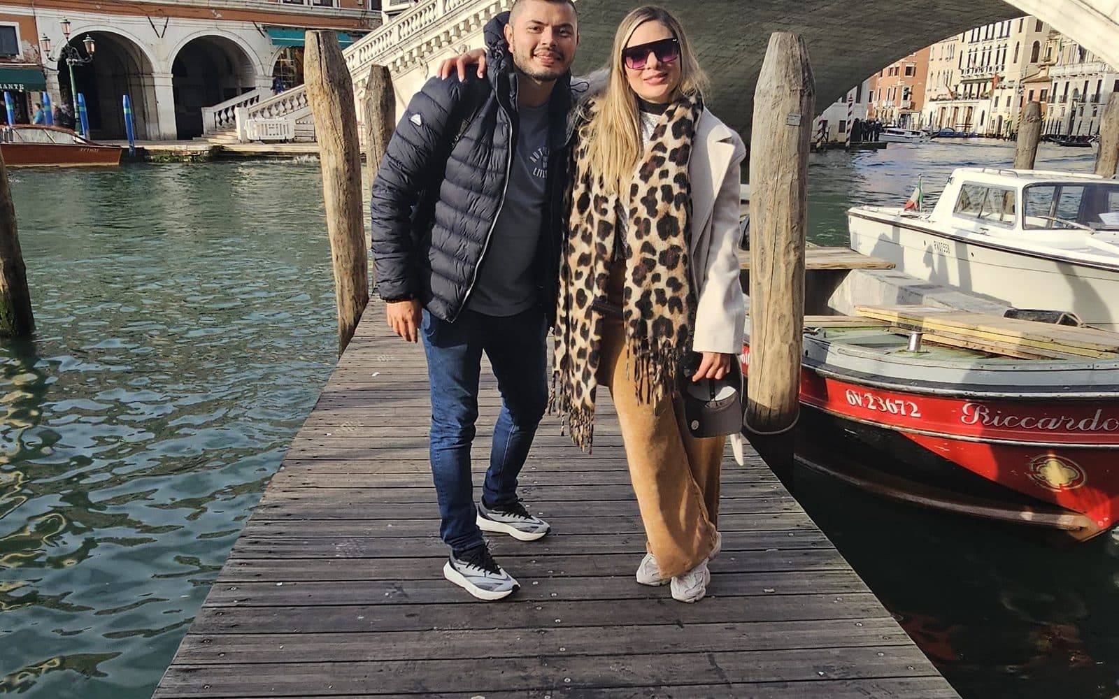 Junto al puente de Rialto, sobre el Gran Canal de Venecia, febrero de 2026