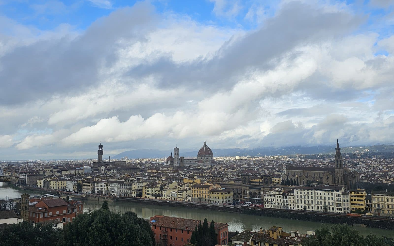 Florencia vista desde lo alto, con la cúpula del Duomo en el centro, febrero de 2026