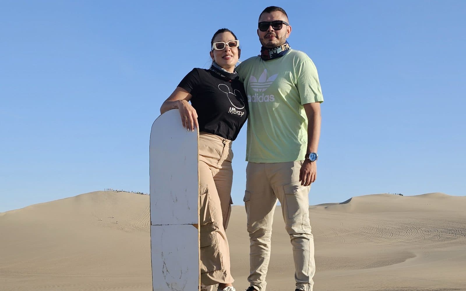 Con la tabla de sandboard en las dunas de Ica, 6 de junio de 2026